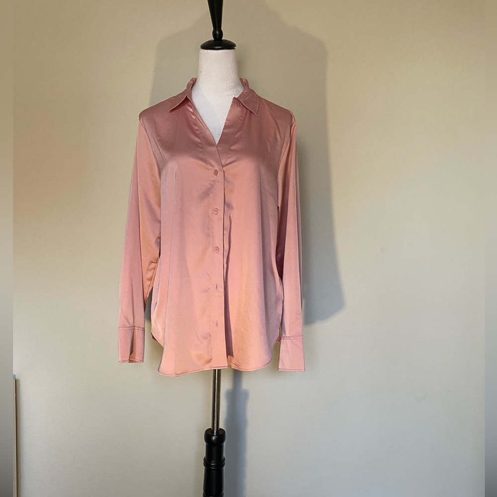Hnm pink satin shirt, size M new with tags
